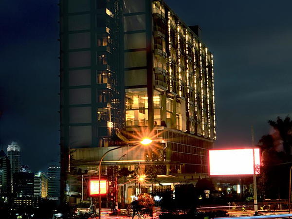 Aston Bellevue Radio Dalam