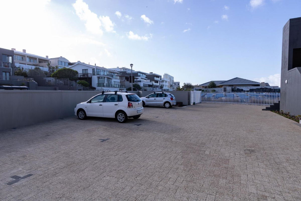Small Bay Beach Suites photo 5