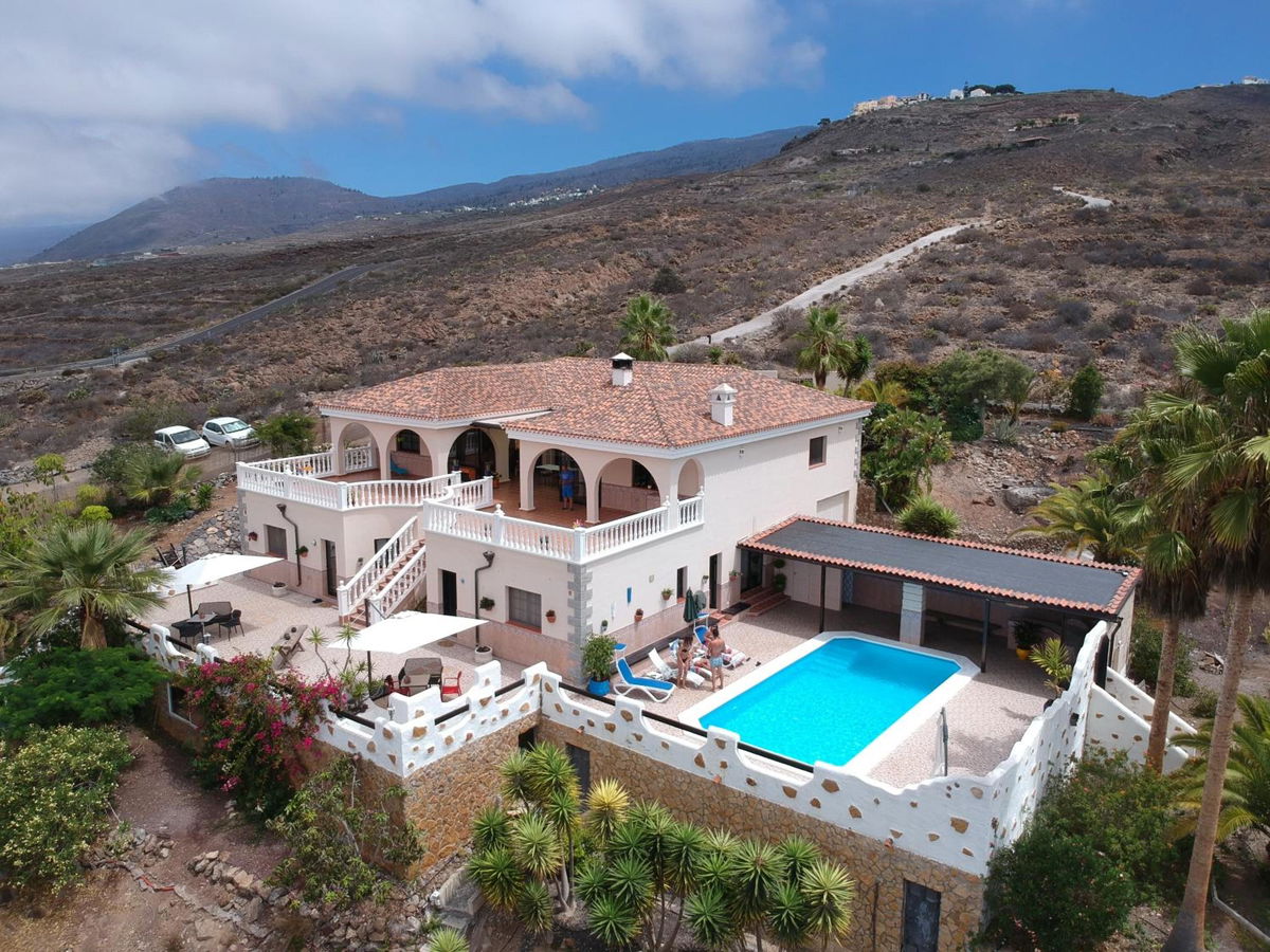CASANTILVIA heated pool paradise in Adeje, ES