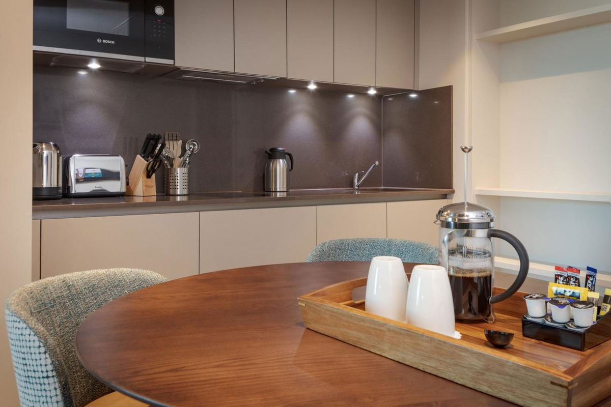 Staybridge Suites London Heathrow - Bath Road by IHG photo 2
