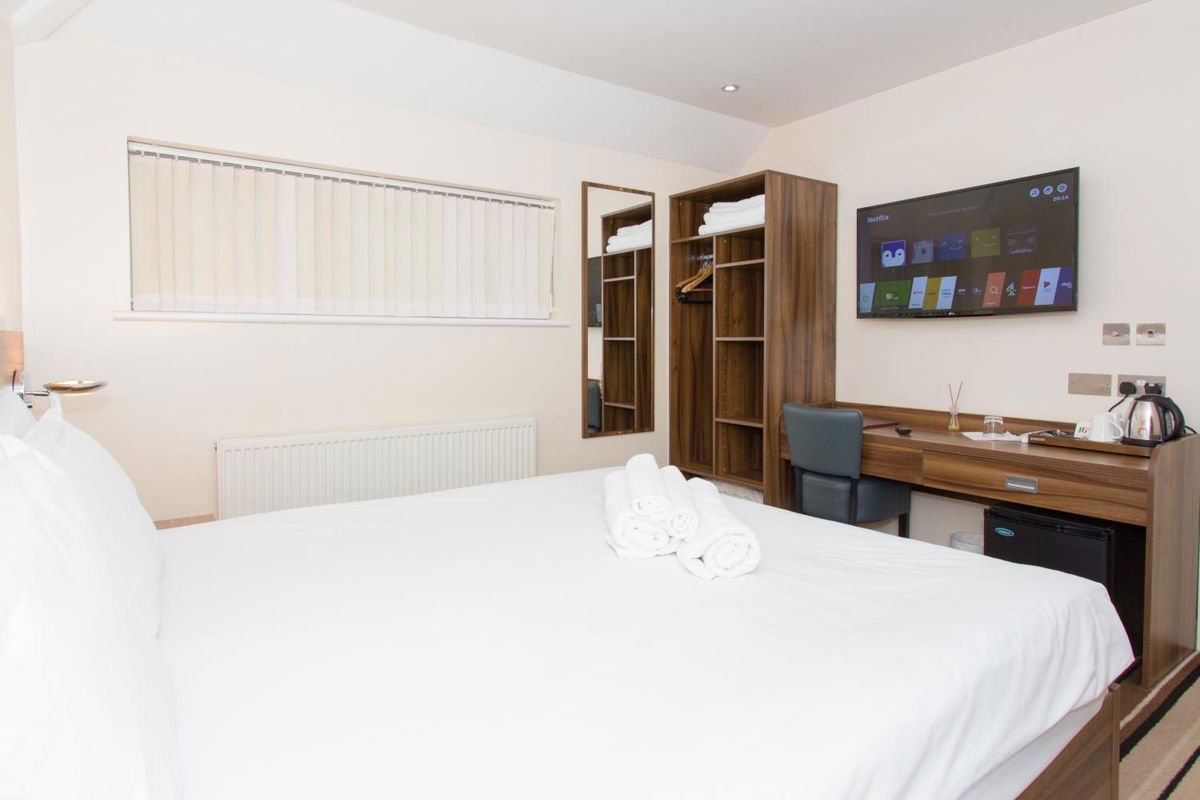 Langley Guest House Nr Pinewood Studios photo 2