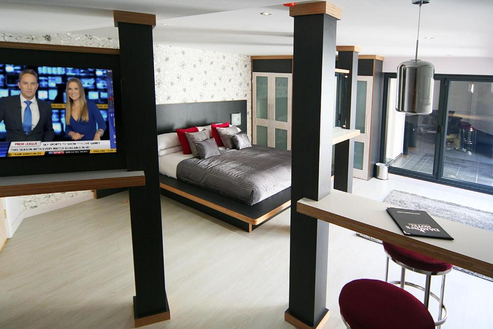Damon’s Hotel photo 3