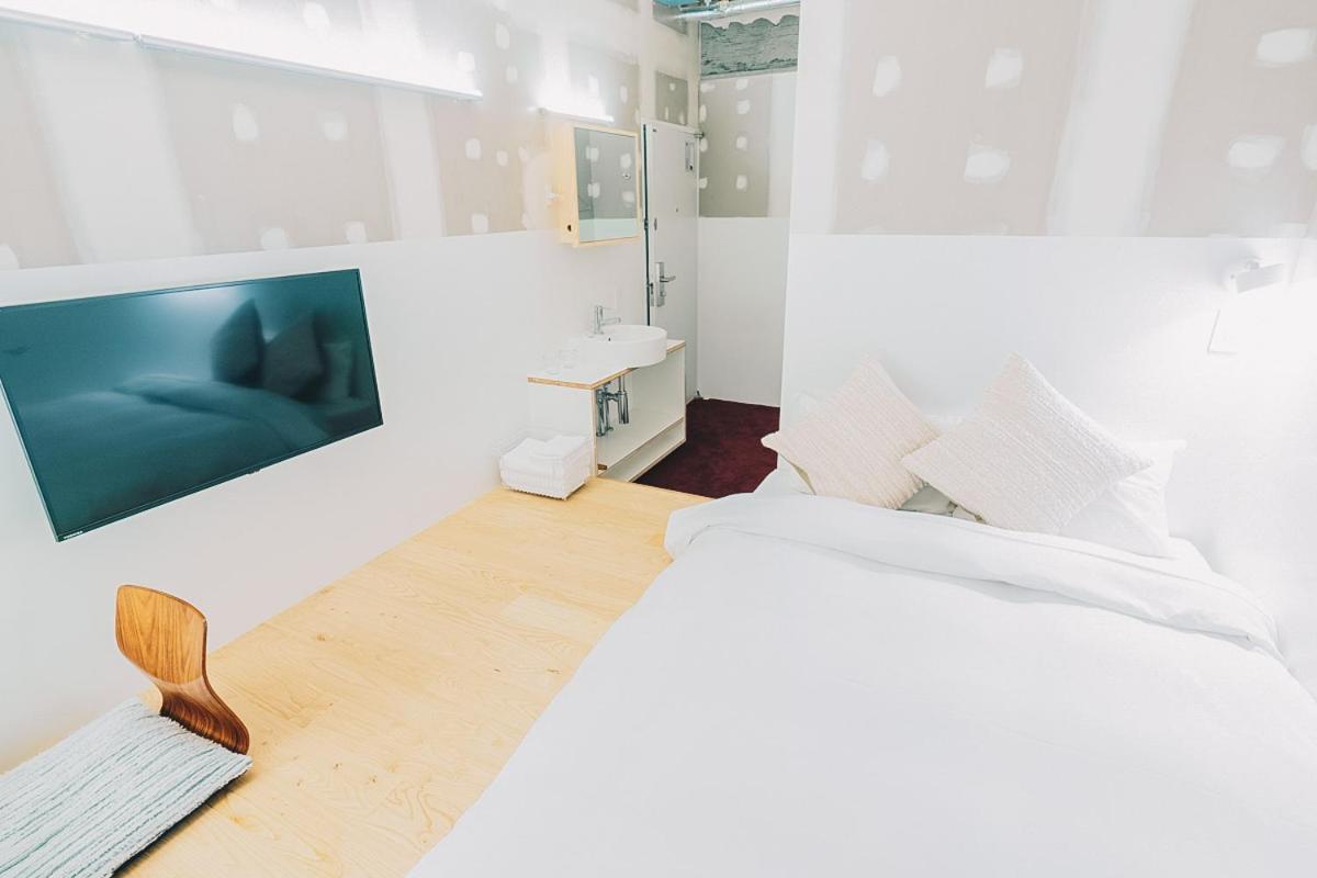 Of Hotel photo 2