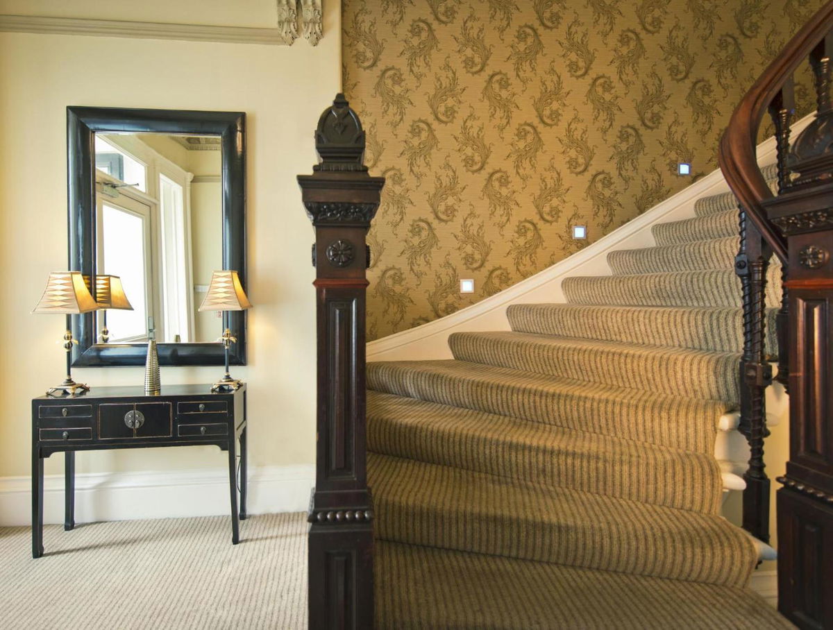 Number 10 Hotel photo 5