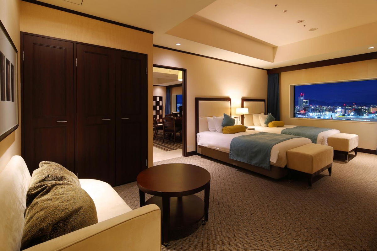 ANA Crowne Plaza Okayama by IHG photo 3