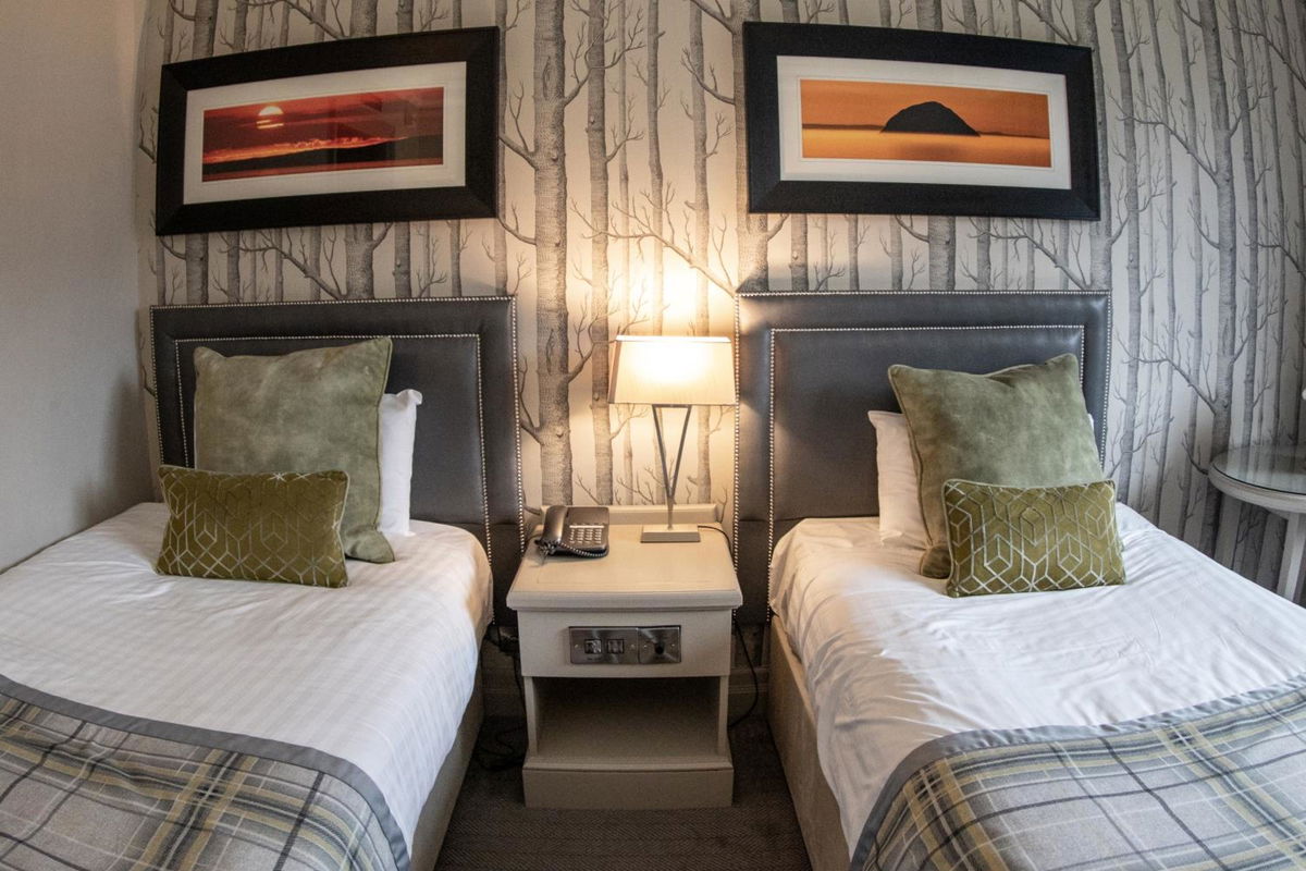 Riverside Lodge Hotel photo 3