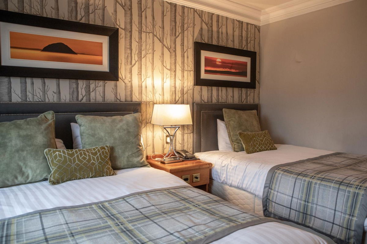 Riverside Lodge Hotel photo 4