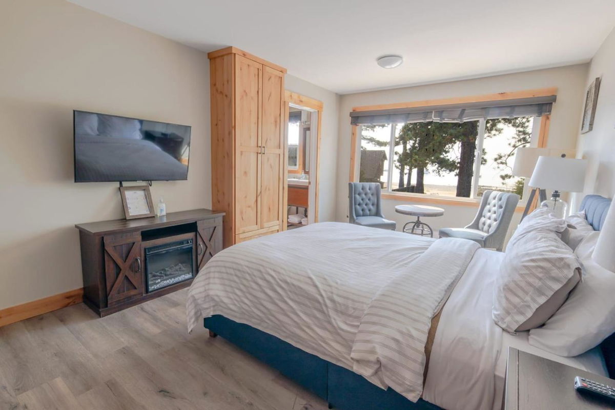 Lakeside hotel room #1 in Kings Beach photo 5