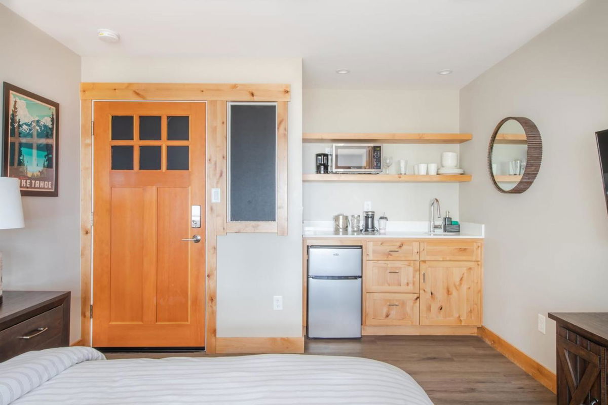 Lakeside Hotel room #2 in Kings Beach photo 5