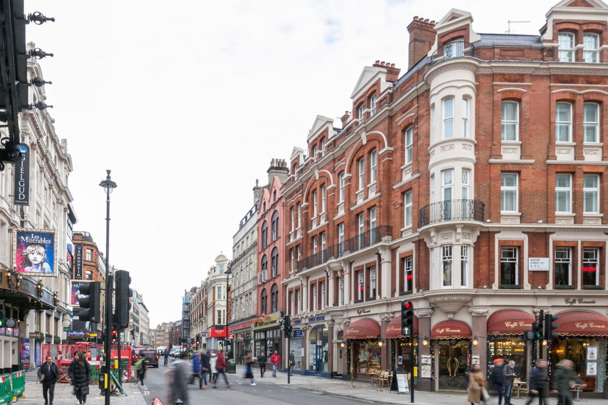 Urban Chic - Shaftesbury in London, GB
