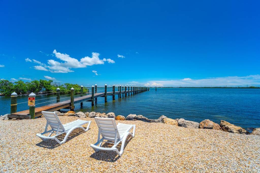 Waterfront Cozy Cottage with Boat Ramp & Dock in Little Torch Key, us