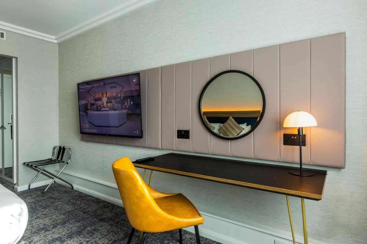 Crowne Plaza Manchester Airport by IHG photo 3