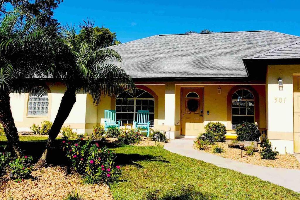 Sunny Oasis Getaway -Heated Pool-Mini Golf-Near Beach in Nokomis, US