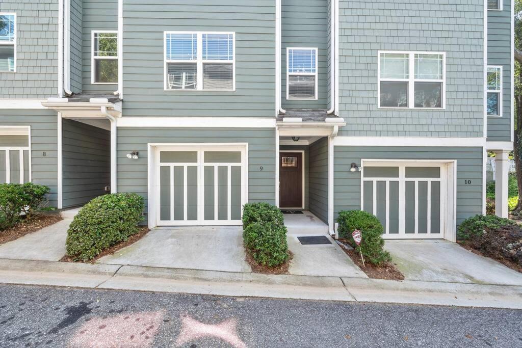 Garage w/ Veranda & Washer + Dryer in Atlanta, us