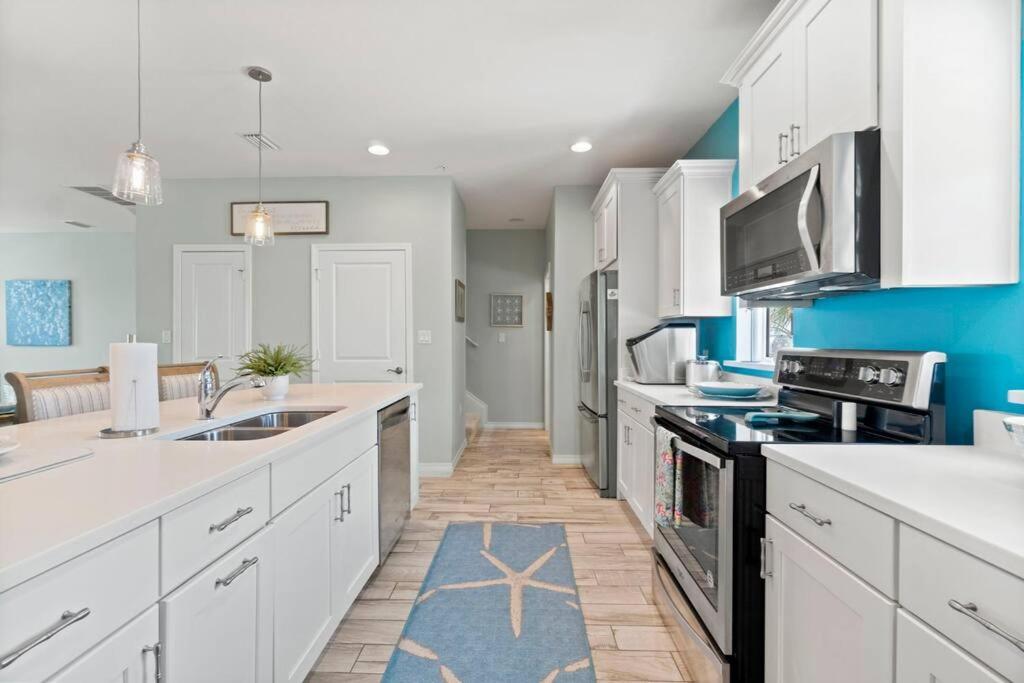 eBikes, Pool, Hot Tub, Luxury 3 bd with Games photo 4