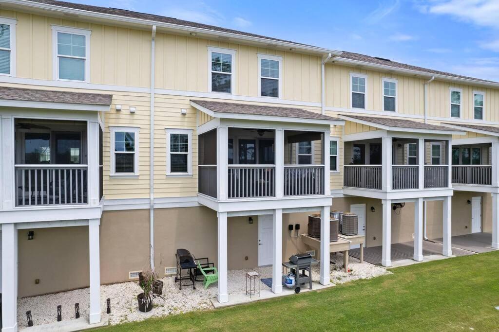 eBikes, Pool, Hot Tub, Luxury 3 bd with Games photo 3