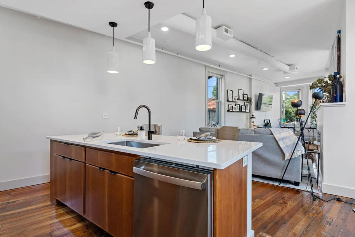 Lux 1BR - Amazing Cafe - Views - Located near ALL photo 5