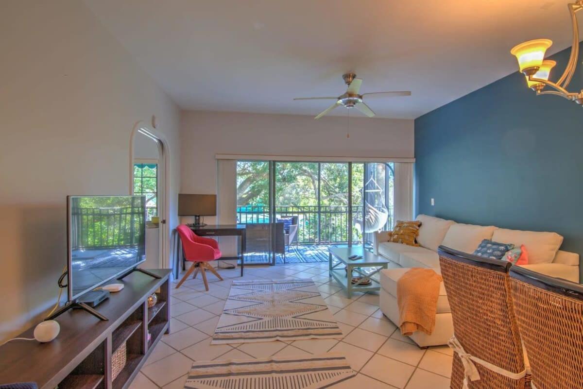 Chic Naples Getaway - Tennis Pool Comfort photo 4