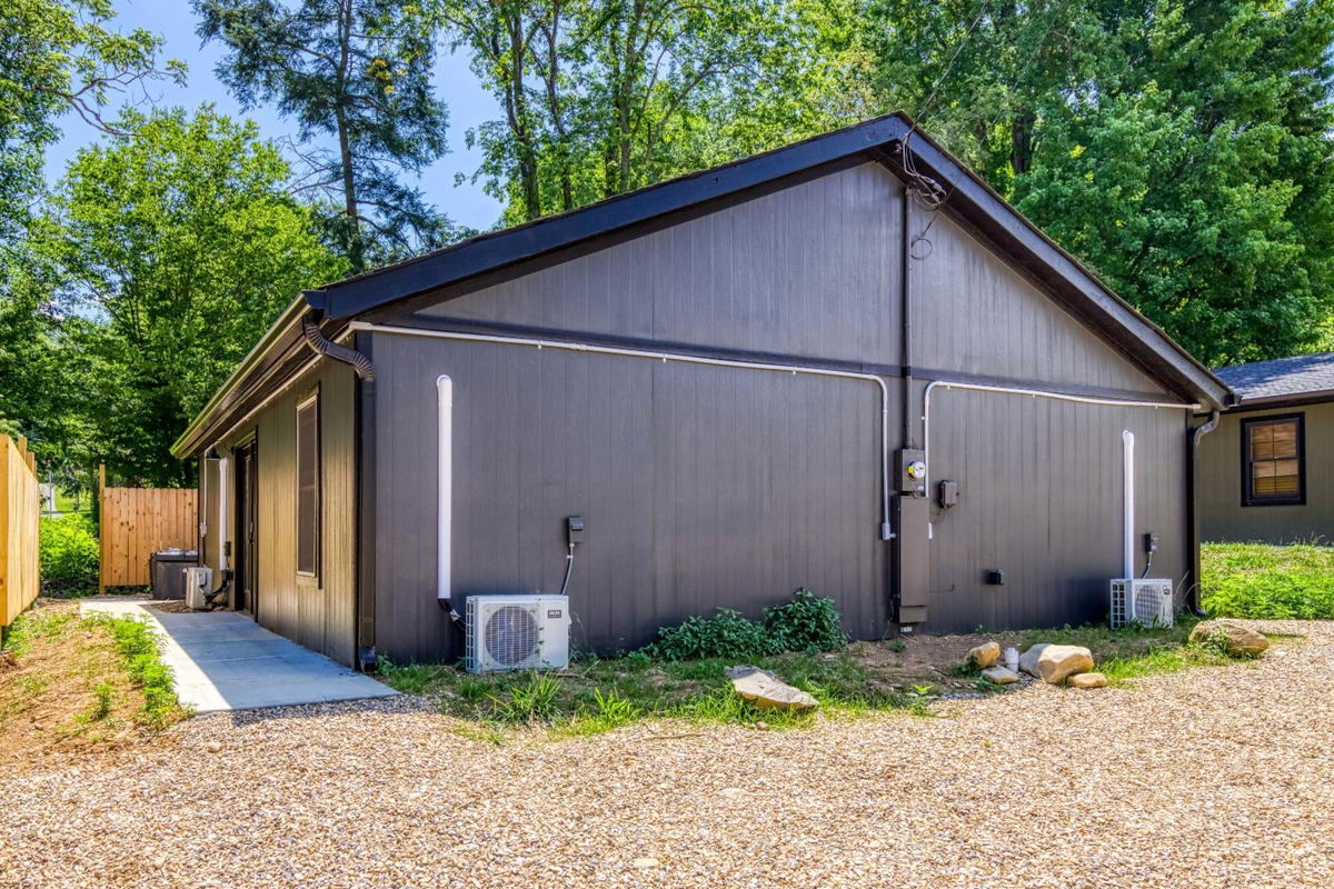 Oasis, Pickleball Court, Creek, WIFI, Mountain Views, Starting at 79" photo 4