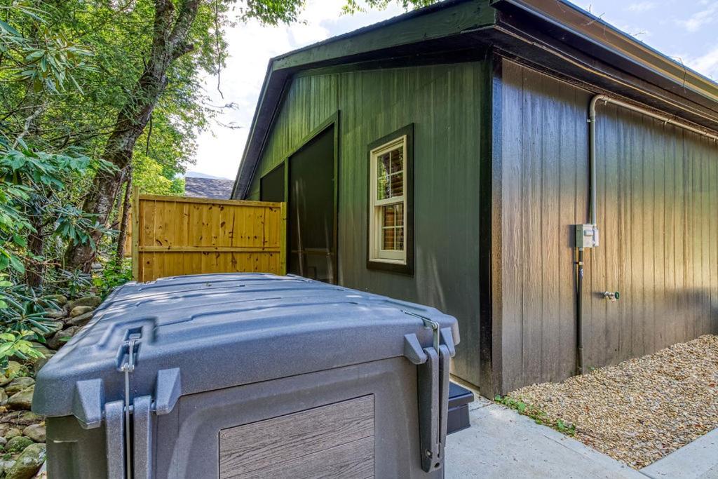 Quaint Villa, Pickleball Court, Creek, WIFI, Mountain Views, Starting at 79" photo 5