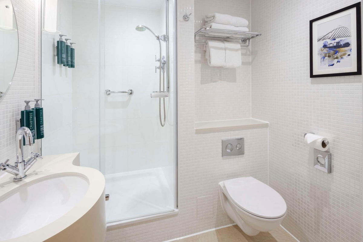 DoubleTree by Hilton Manchester Piccadilly photo 2