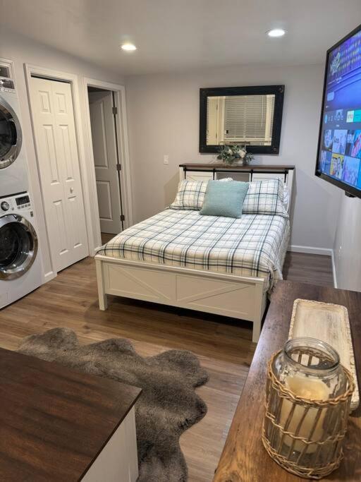 Private Cozy Retreat near Downtown Salinas! photo 4