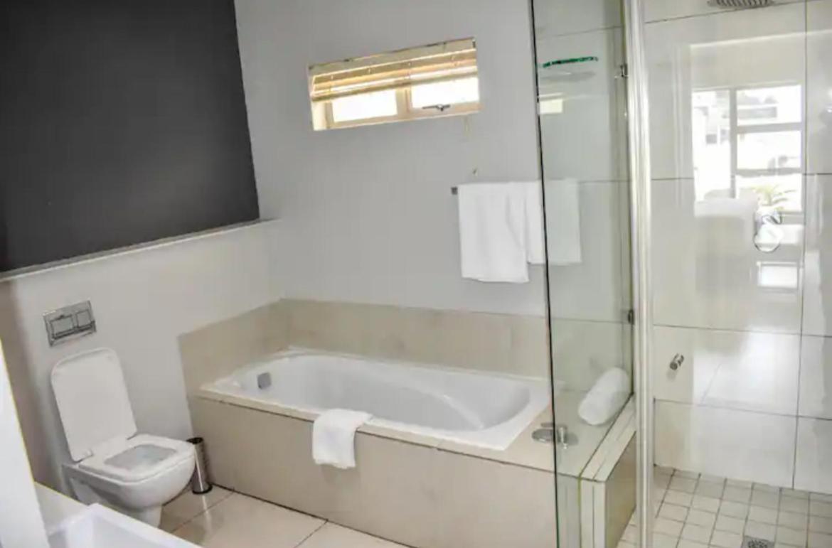 Luxury Apartment in Sandown photo 5