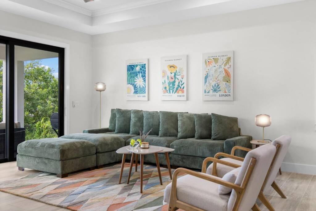 Naples Getaway by Beaches & Pickleball Courts in Naples, us