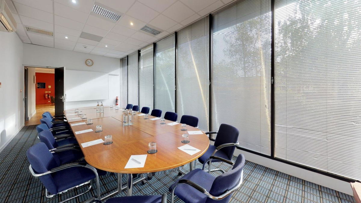 Holiday Inn Runcorn M56 Junction 12 by IHG photo 5
