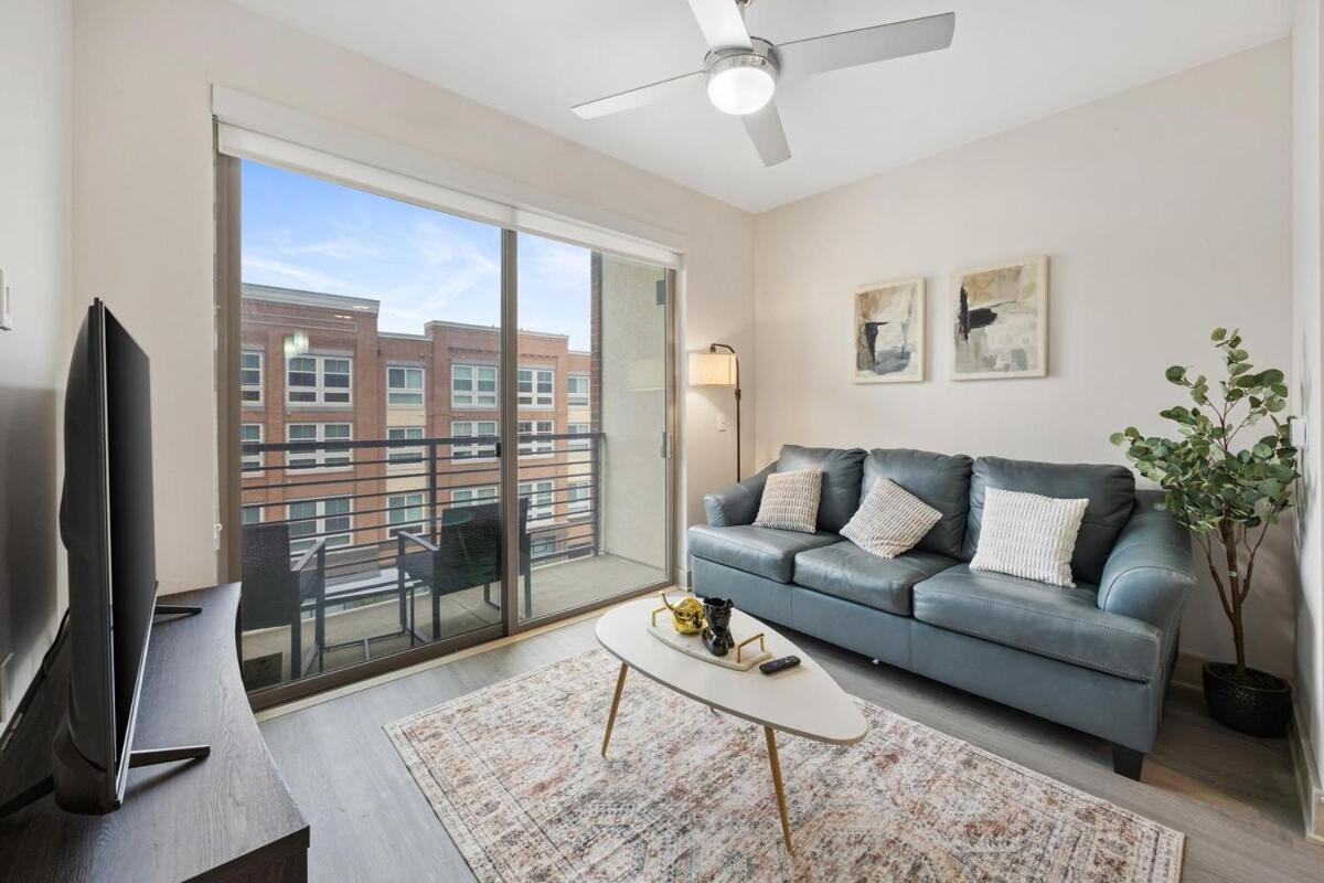 Chill & Tone 1BR Frisco King & Sofa, Gym & Pool in Frisco, US
