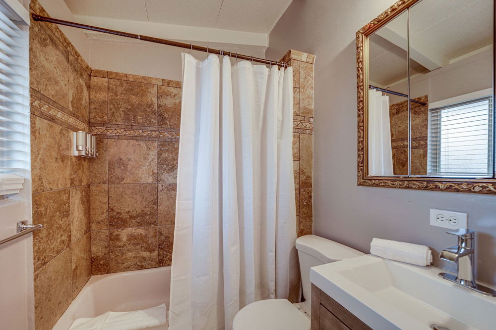 Pet-friendly Sedona Home: Hot Tub, Walk to Trails! photo 5