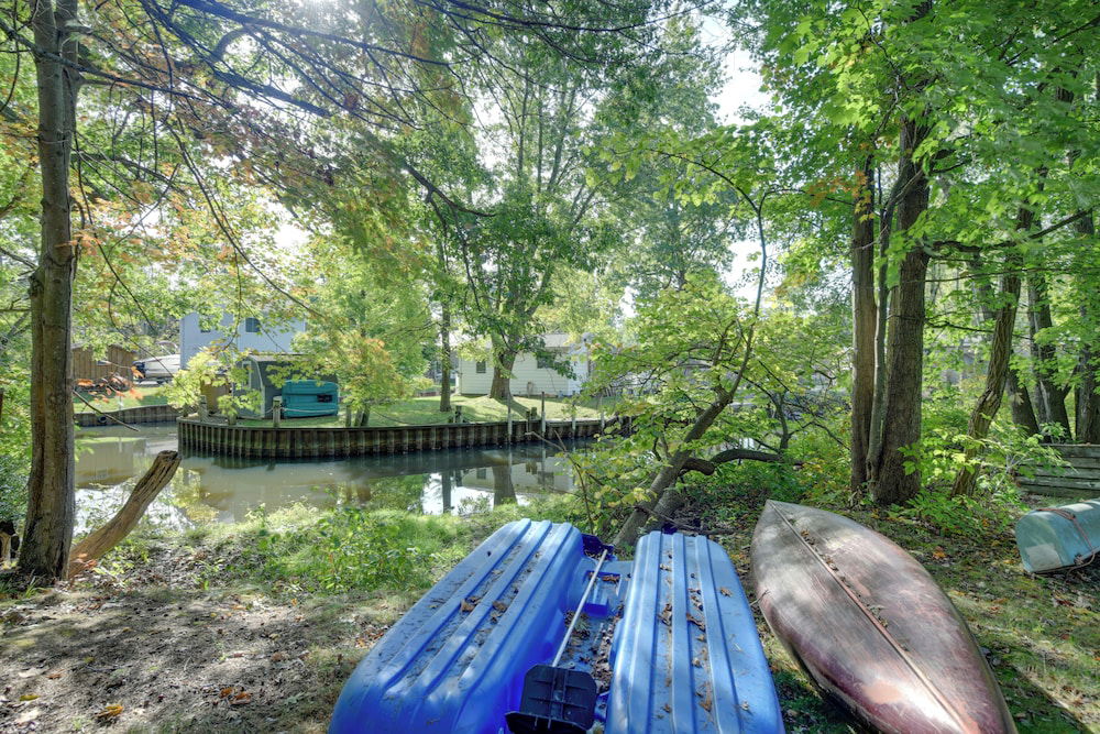 Waterfront Cottage - Dock & Chautauqua Lake Access photo 3