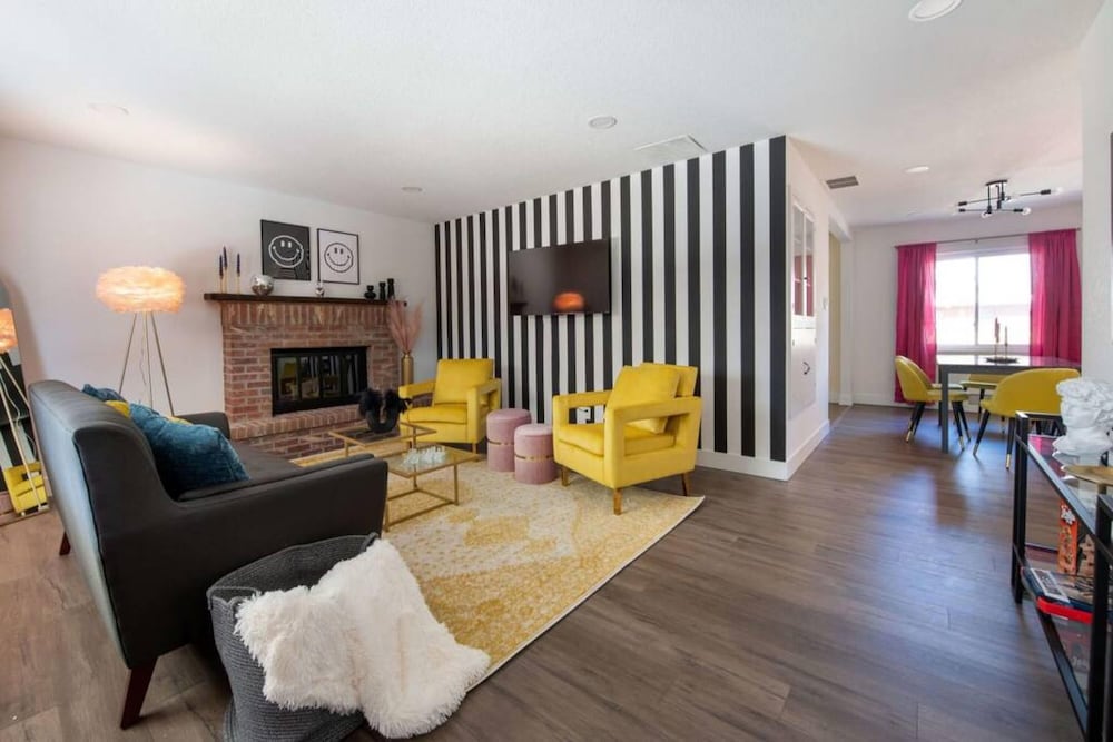 Retro Denver Retreat W Fun Games Movie Room photo 2