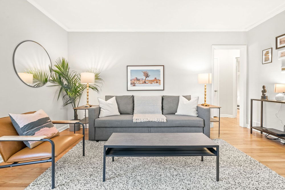 881 Furnished Apartments photo 3
