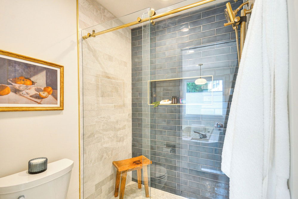 Near Shops & Cafes: Beaverton Haven w/ Luxe Decor! photo 3