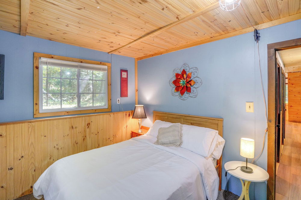 Treehouse Chalet Near Mt. Snow w/ On-site Trails! photo 2