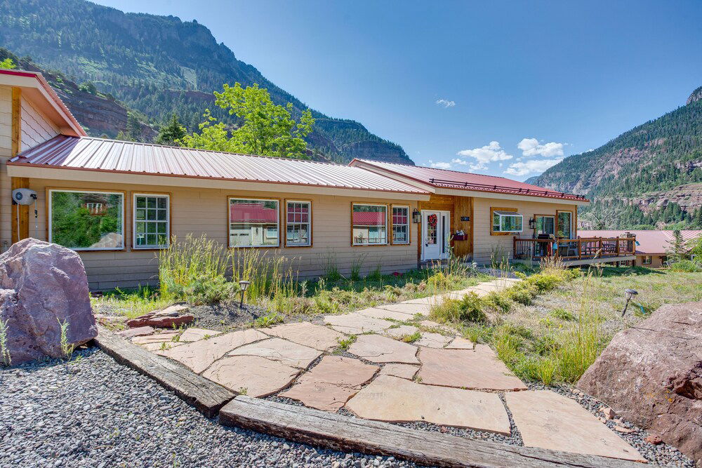Magnificent Ouray Home w/ Deck & Mountain Views! in Ouray, US