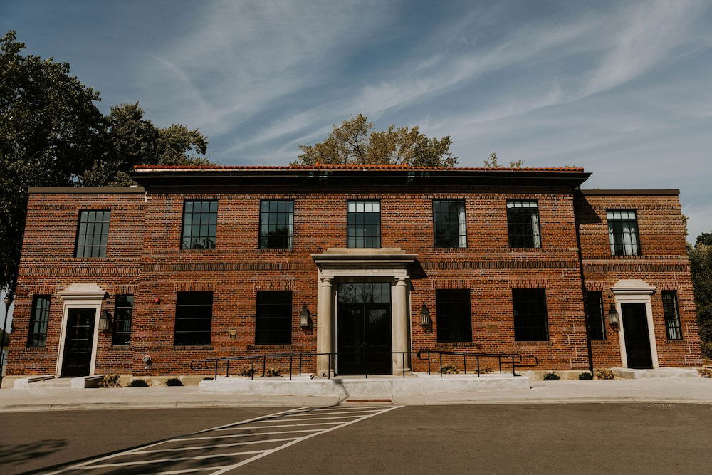 Hatchery Riverside Hotel & Event Venue in La Crosse, US
