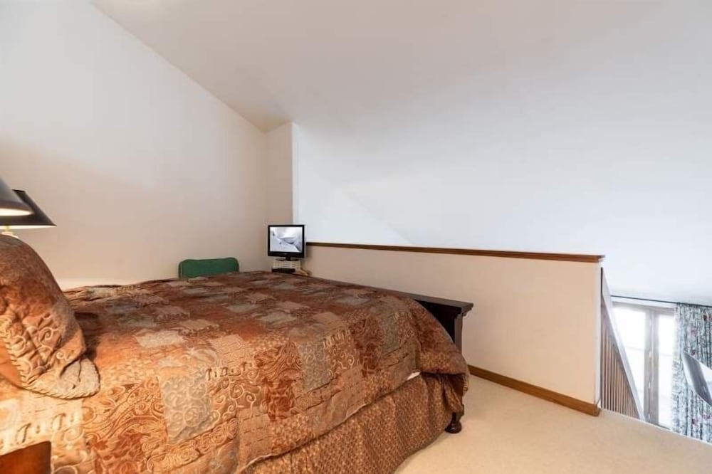 Vail Ski Resort - Luxury Condos photo 3