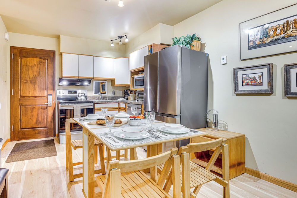 Vail Ski-in/ski-out Condo: Pool, Hot Tub & Sauna photo 2
