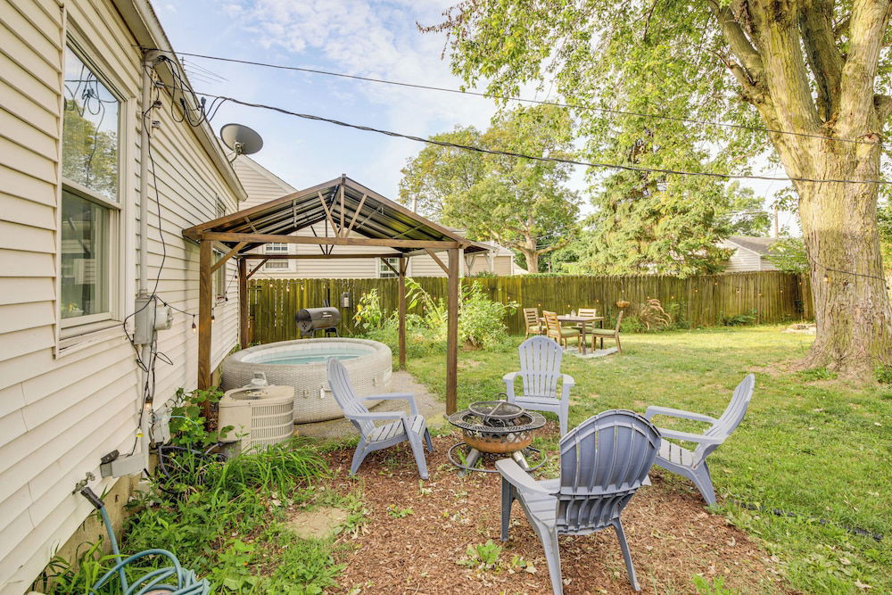 2 Blocks to Main St: Walkable Beech Grove Home!