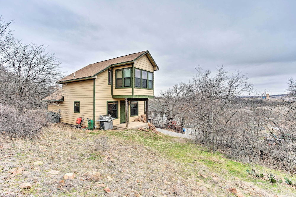 Medicine Park Cabin Rental w/ Mountain View