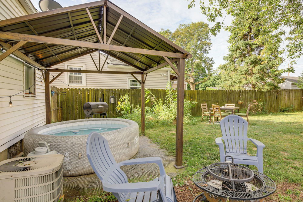 2 Blocks to Main St: Walkable Beech Grove Home! photo 5