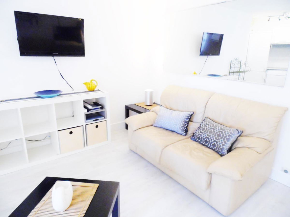 CANNES plage 2mn/45m2/vue mer/inernet/clim/parking privé photo 4