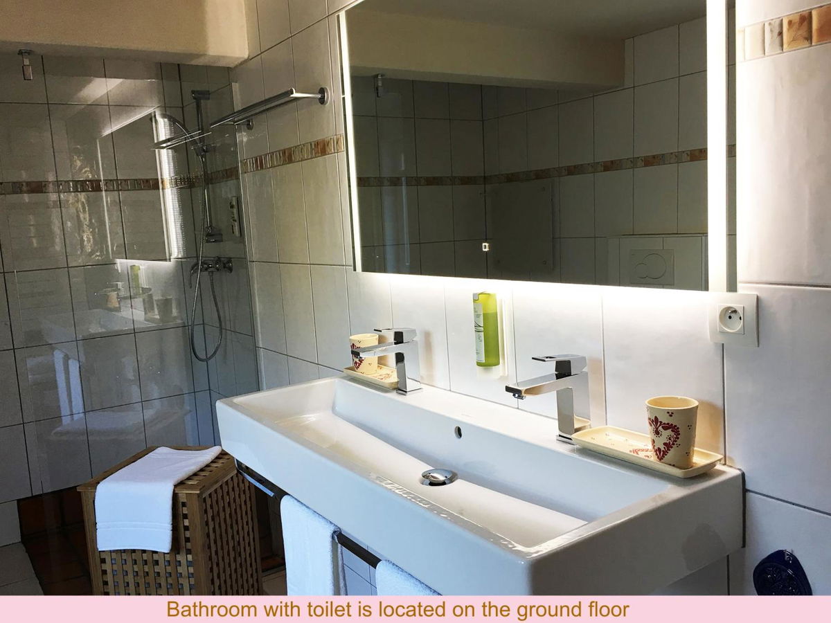 House of the Sauer - Bed and Breakfast | Guest Room | Holiday Home photo 5