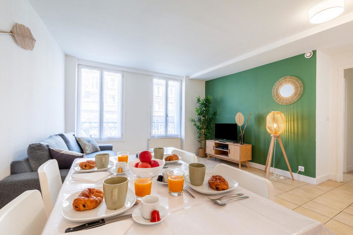 Appart'Hotel NuiteeJour Versailles Saint Cyr l'Ecole